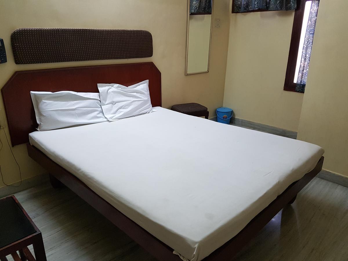 Sri Sai Residency Hotel Тирупати Екстериор снимка