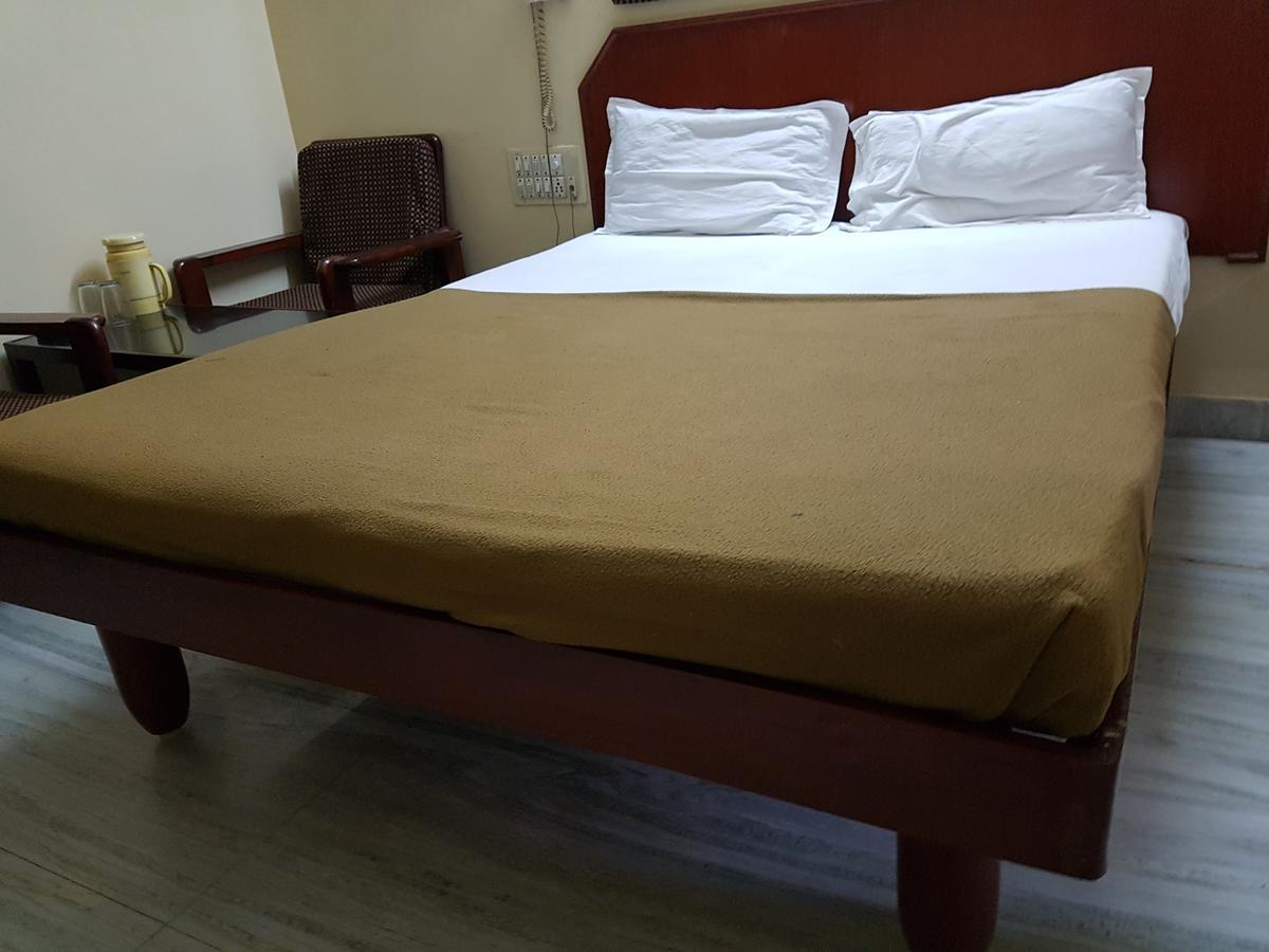 Sri Sai Residency Hotel Тирупати Екстериор снимка