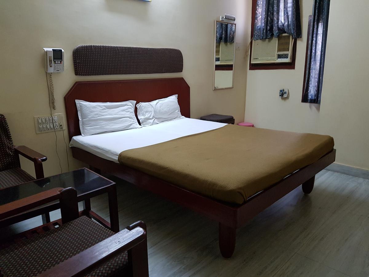 Sri Sai Residency Hotel Тирупати Екстериор снимка